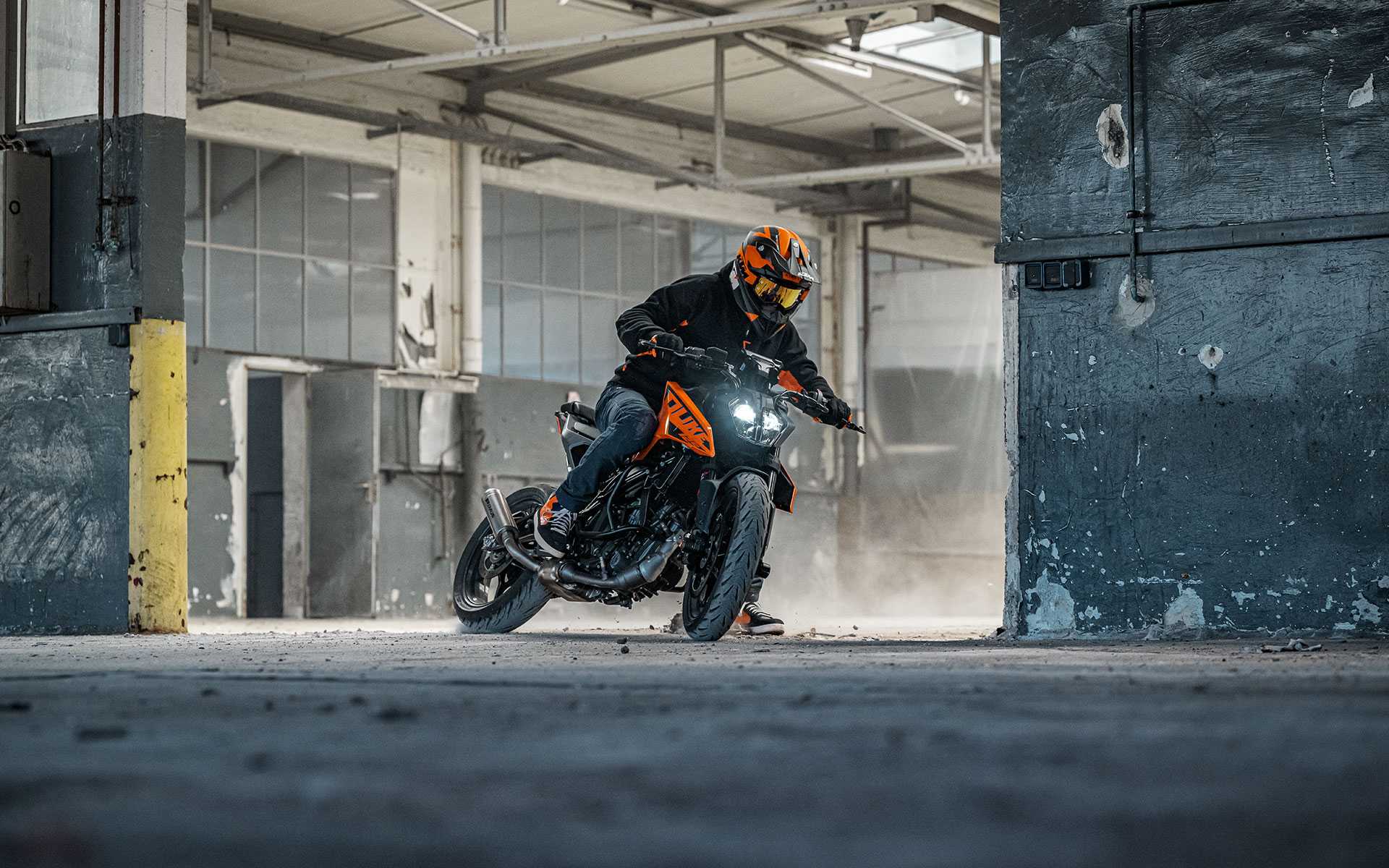 KTM 125 DUKE ORANGE 2025