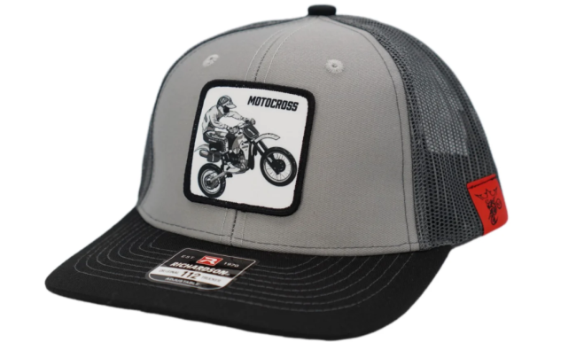 CZAPKA Z DASZKIEM RED BULL MOTOCROSS